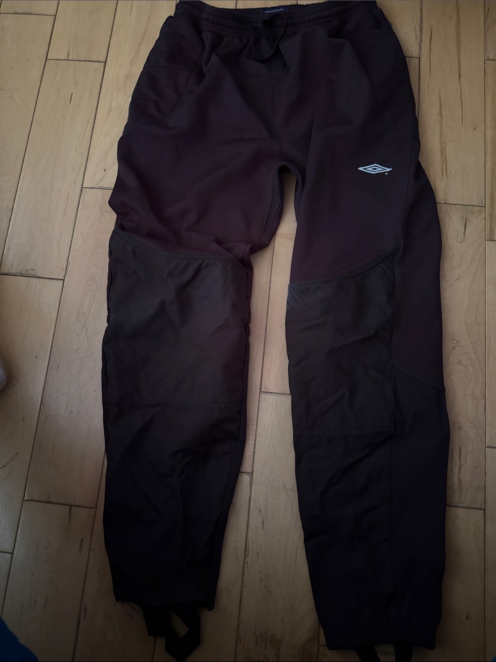 Umbro Black Men's Jogger Sweatpants with Knee Panels